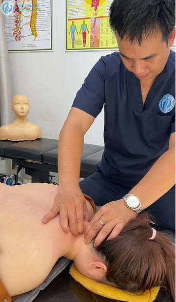 Trị liệu cơ xương khớp bằng tay tại Y Cốt Liên Khoa